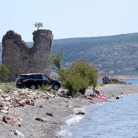 Pensión Triple Starigrad 6594d