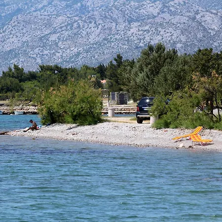 Triple Starigrad 6594d Pensión